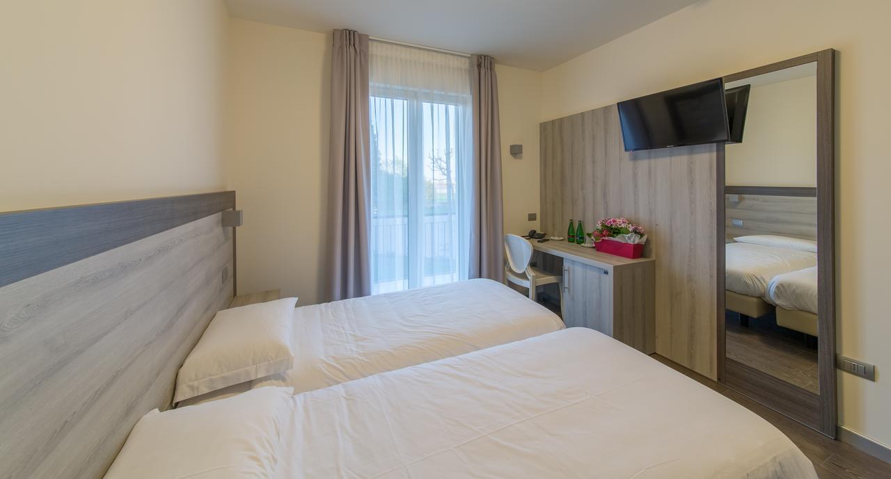 Hotel Panineria Colombera Rossa Μπρέσια Εξωτερικό φωτογραφία