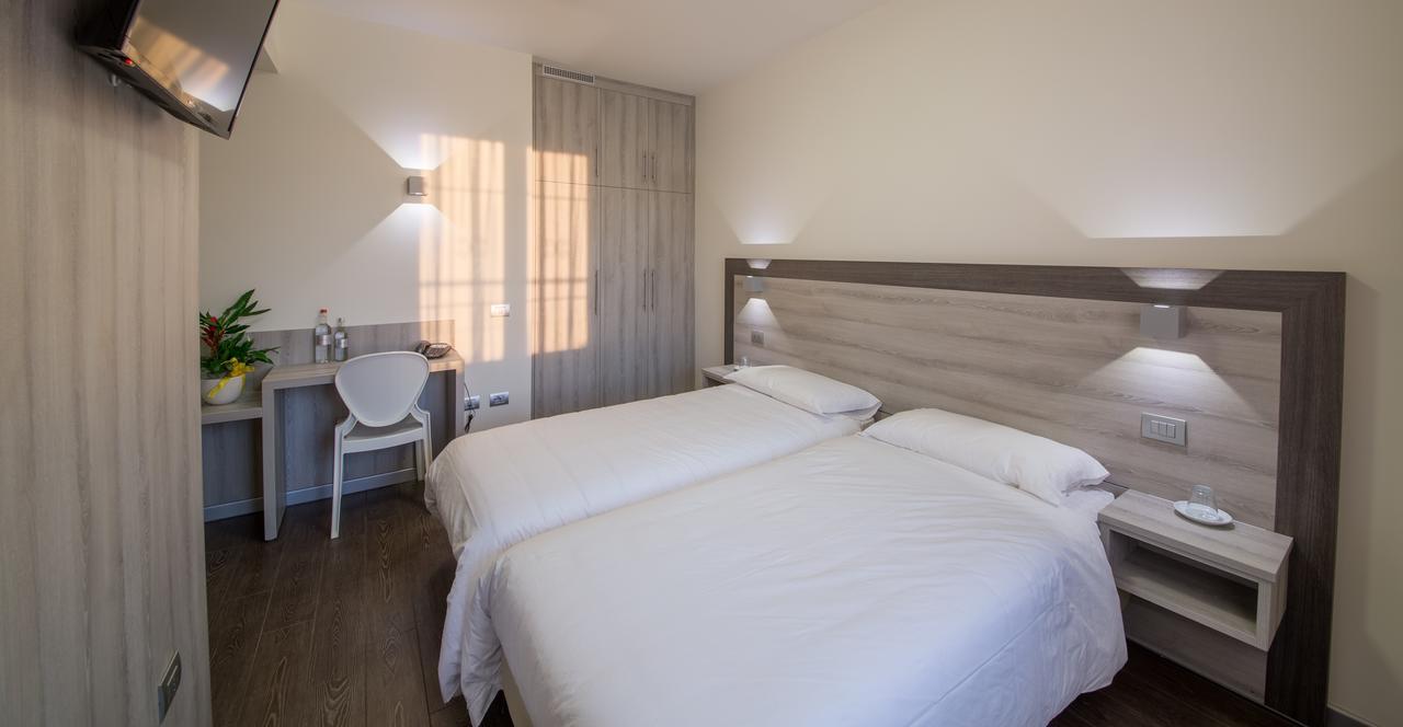Hotel Panineria Colombera Rossa Μπρέσια Εξωτερικό φωτογραφία