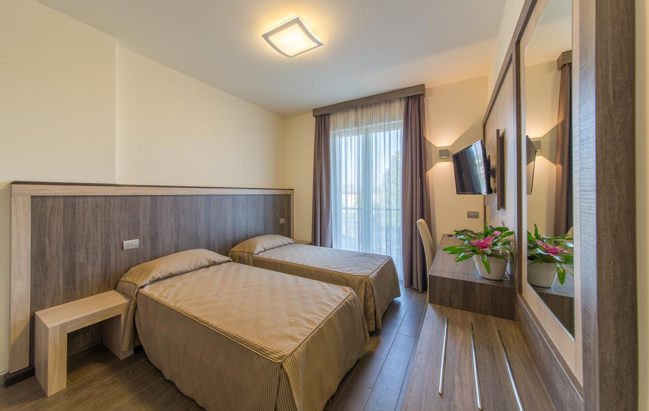 Hotel Panineria Colombera Rossa Μπρέσια Εξωτερικό φωτογραφία