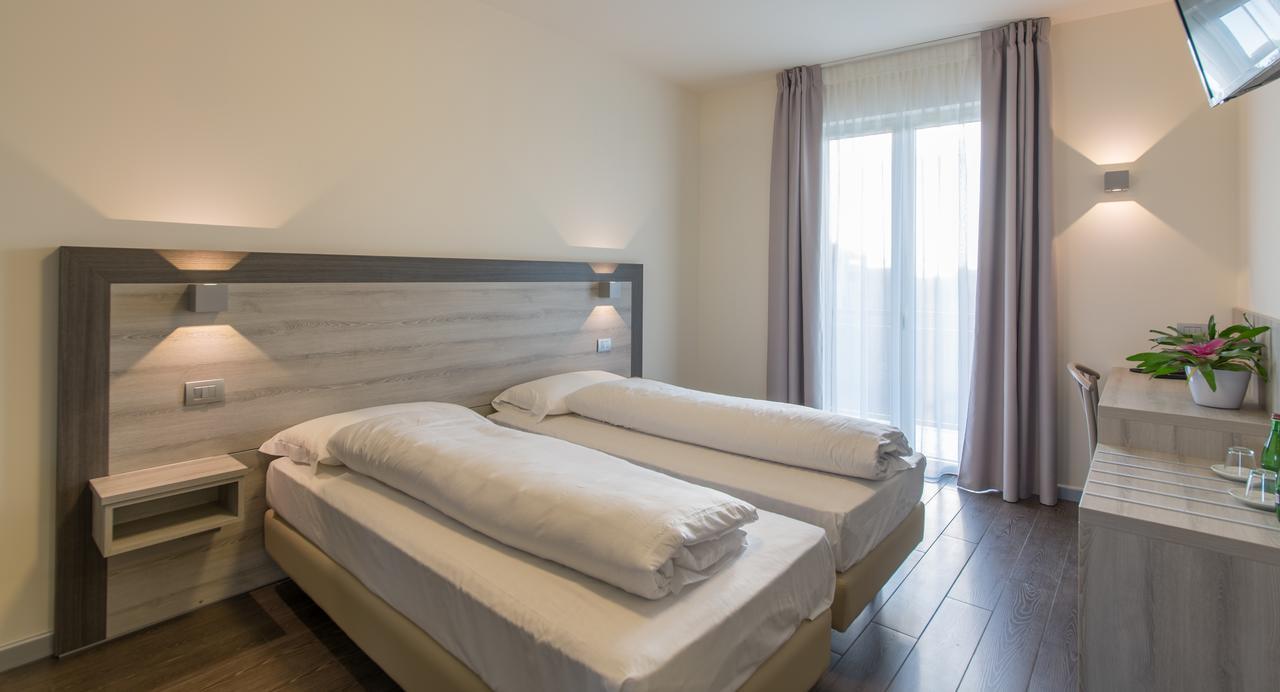 Hotel Panineria Colombera Rossa Μπρέσια Εξωτερικό φωτογραφία